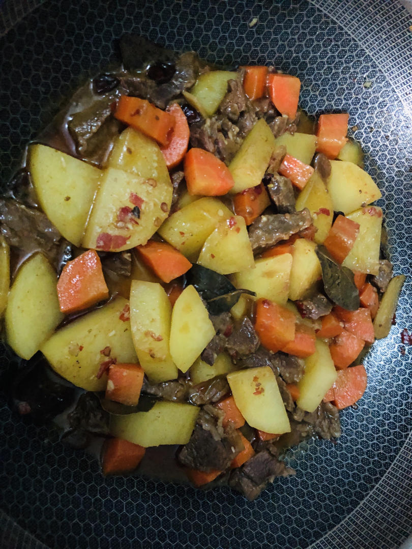 土豆焖牛腩