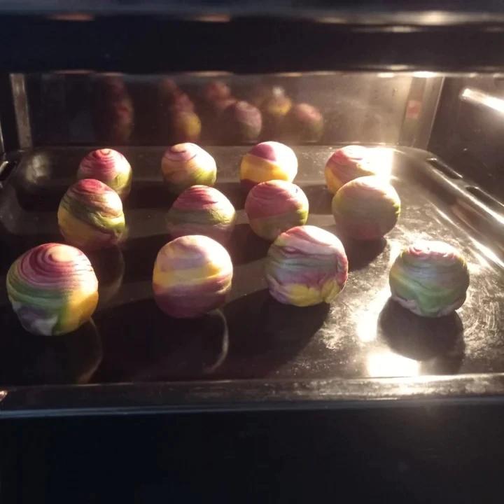 拒绝色素，只要炫彩！果蔬粉版炫彩蛋黄酥