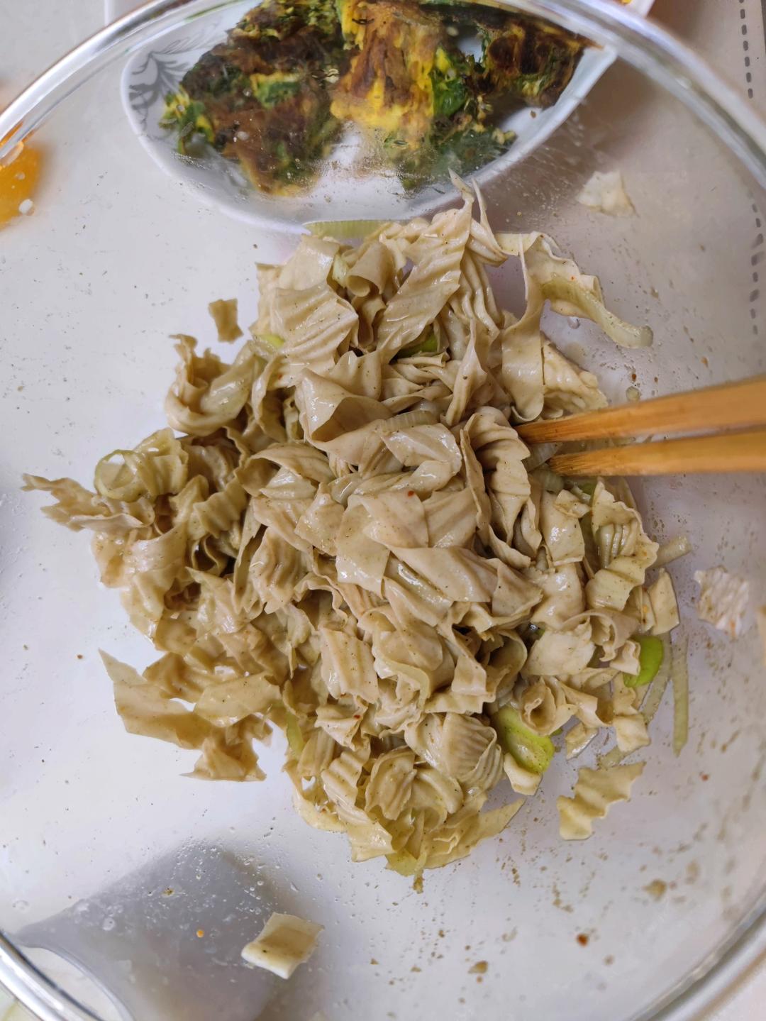 凉拌豆腐皮