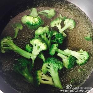 【营养美食】素炒杂菌的做法 步骤2