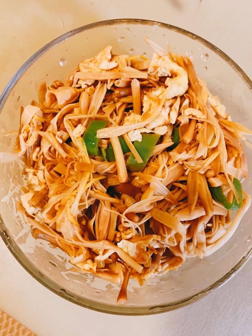 黄花菜炒蛋👉🏻赛螃蟹的味道