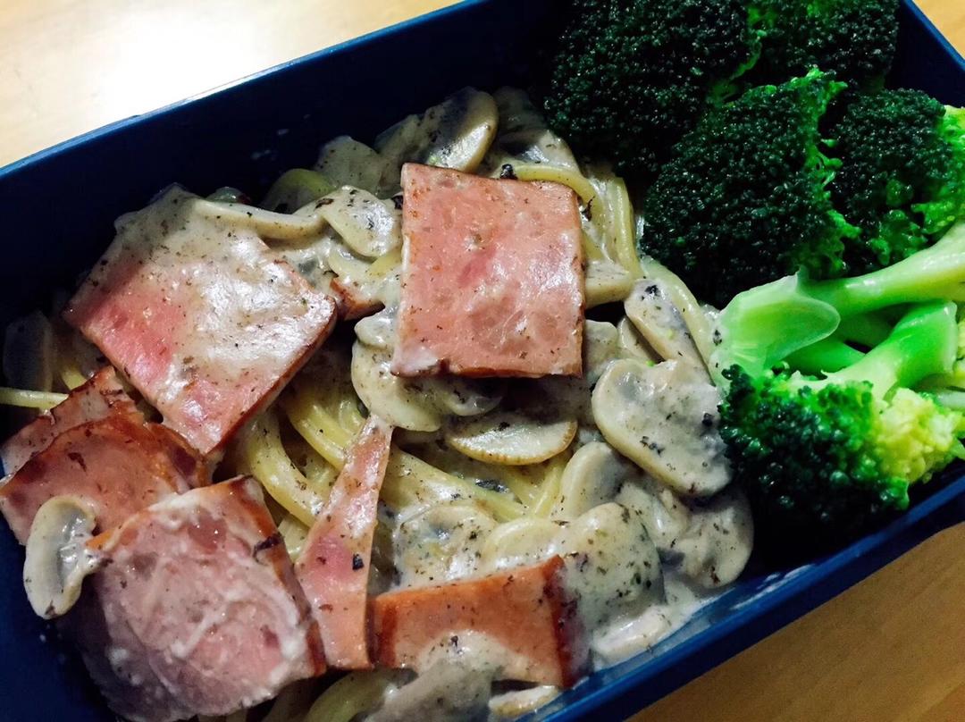 低脂白汁意大利面