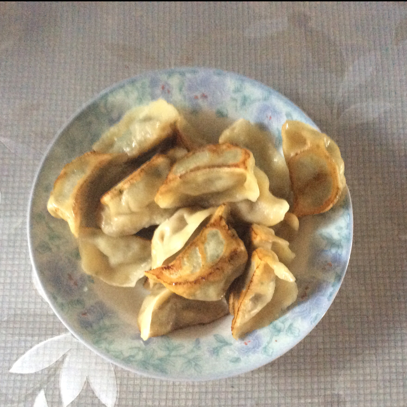 速冻水饺吃腻了吗~变锅贴吧(๑´ڡ`๑)