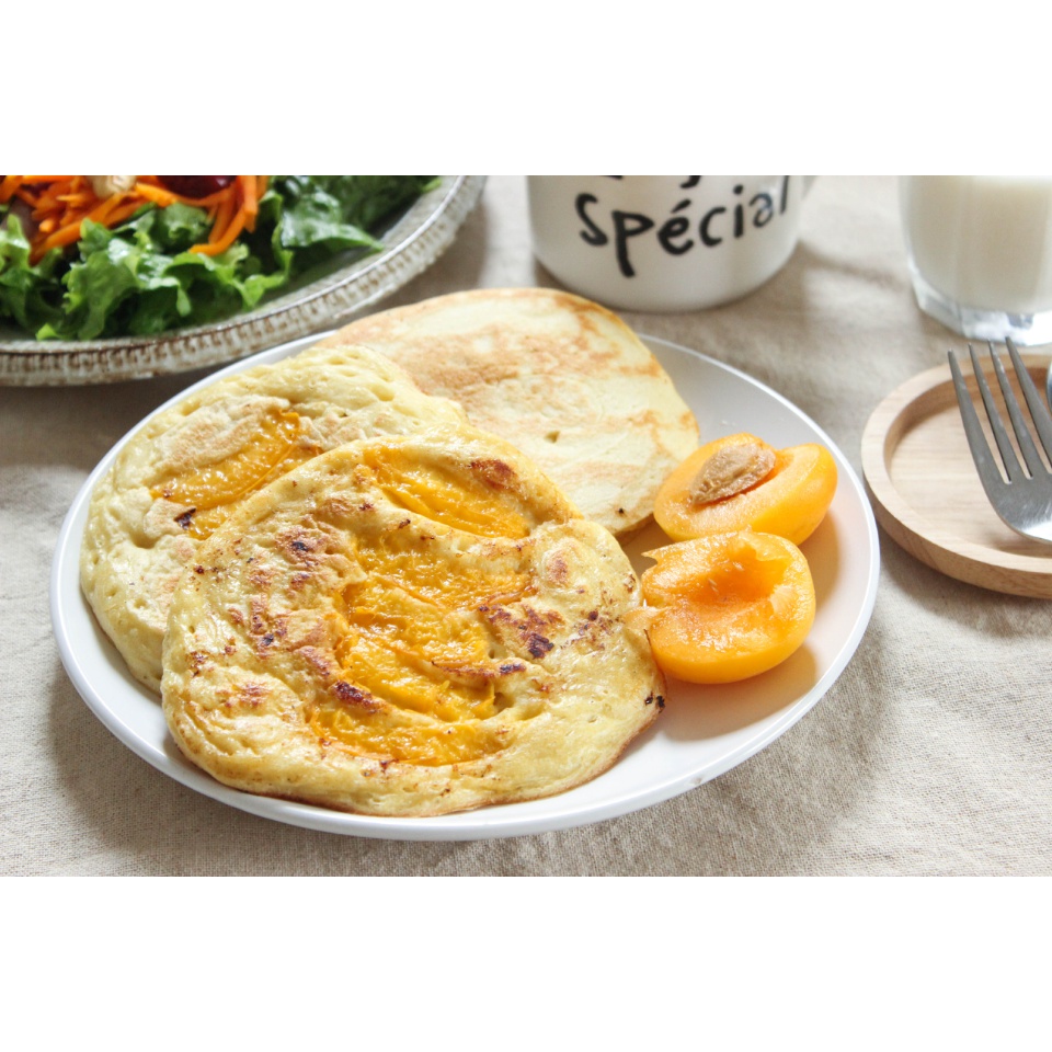 焦糖桃子燕麦松饼(Caramelized Peach and Oat Pancakes)