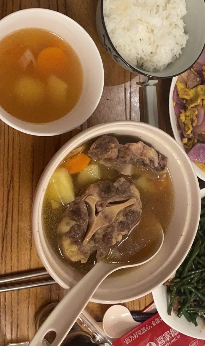 香到咬舌头的清炖牛尾汤