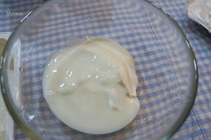 熟蛋黄酸奶沙拉酱的做法 步骤4