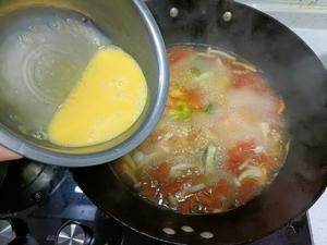 低脂零卡西蓝花白玉菇汤的做法 步骤6