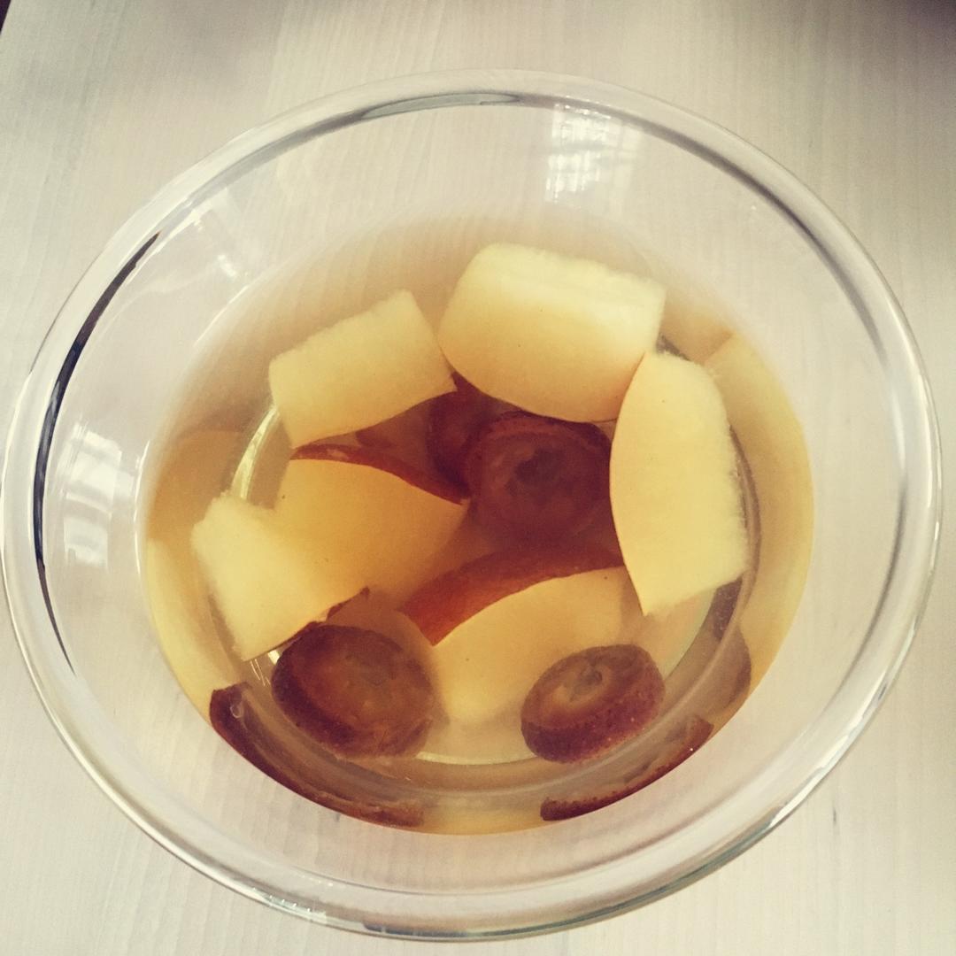 老北京小吊梨汤 与 山楂雪梨糖水｜美食台