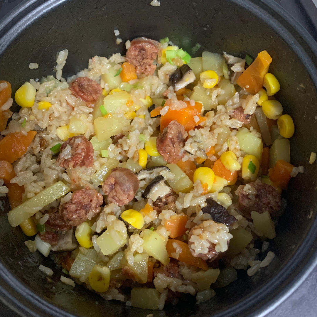 懒人版香肠土豆焖饭