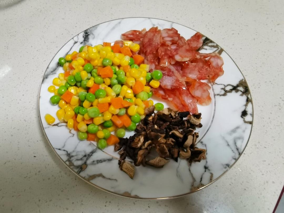 广式腊肠之煲仔饭