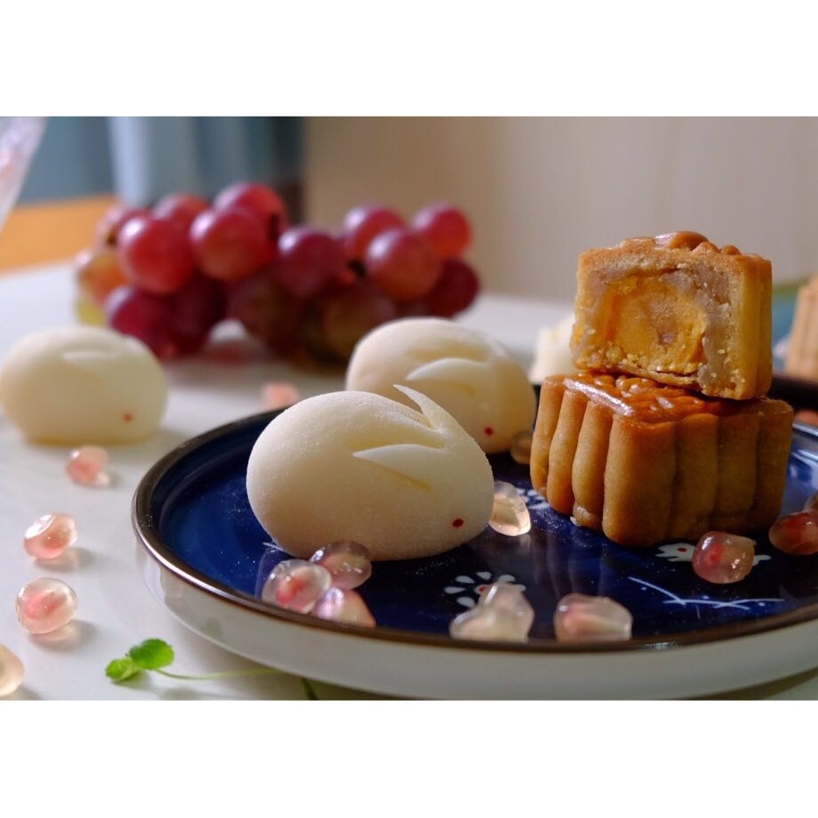 广式月饼—蛋黄莲蓉月饼