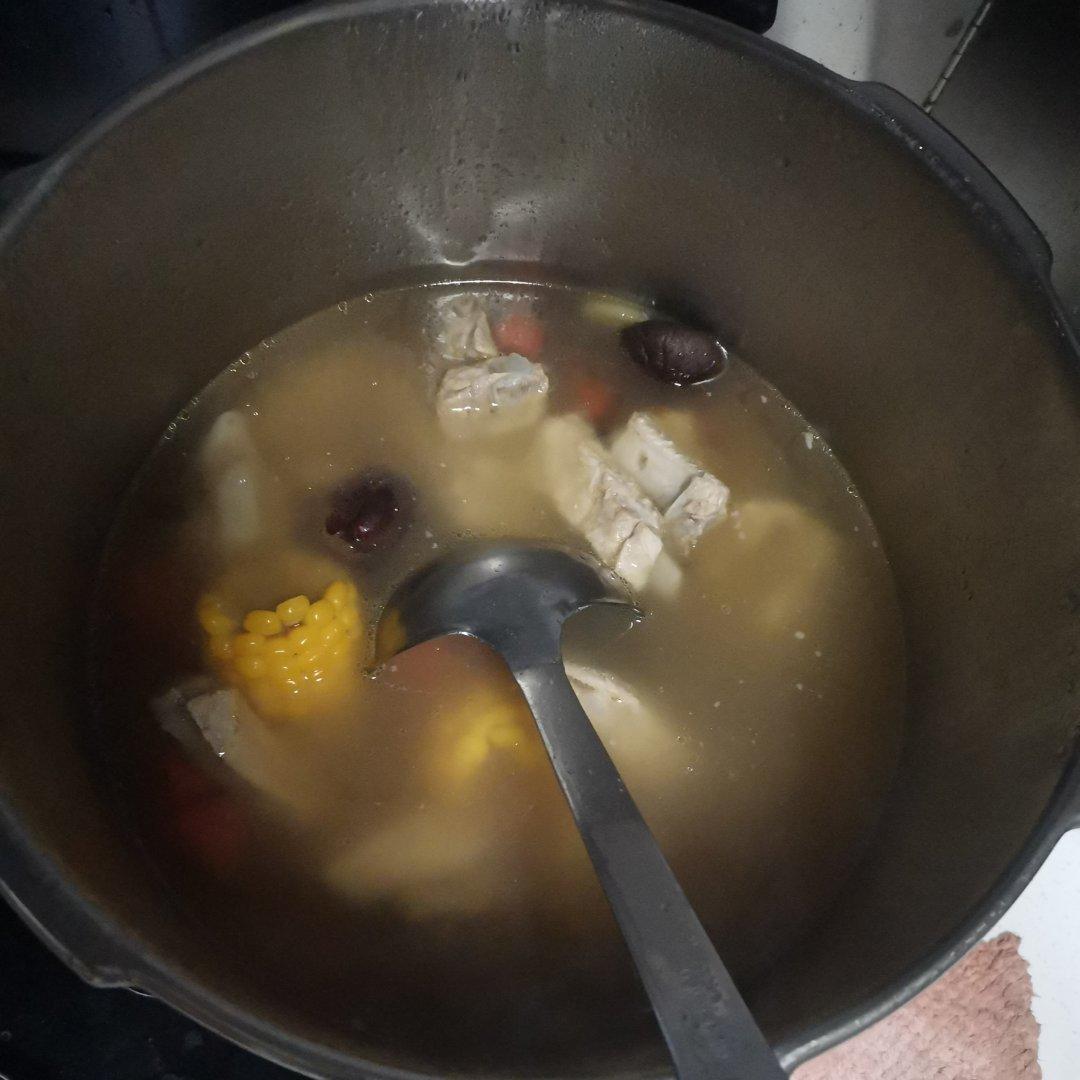 玉米排骨汤