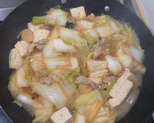 猪肉白菜豆腐炖粉条的做法 步骤4