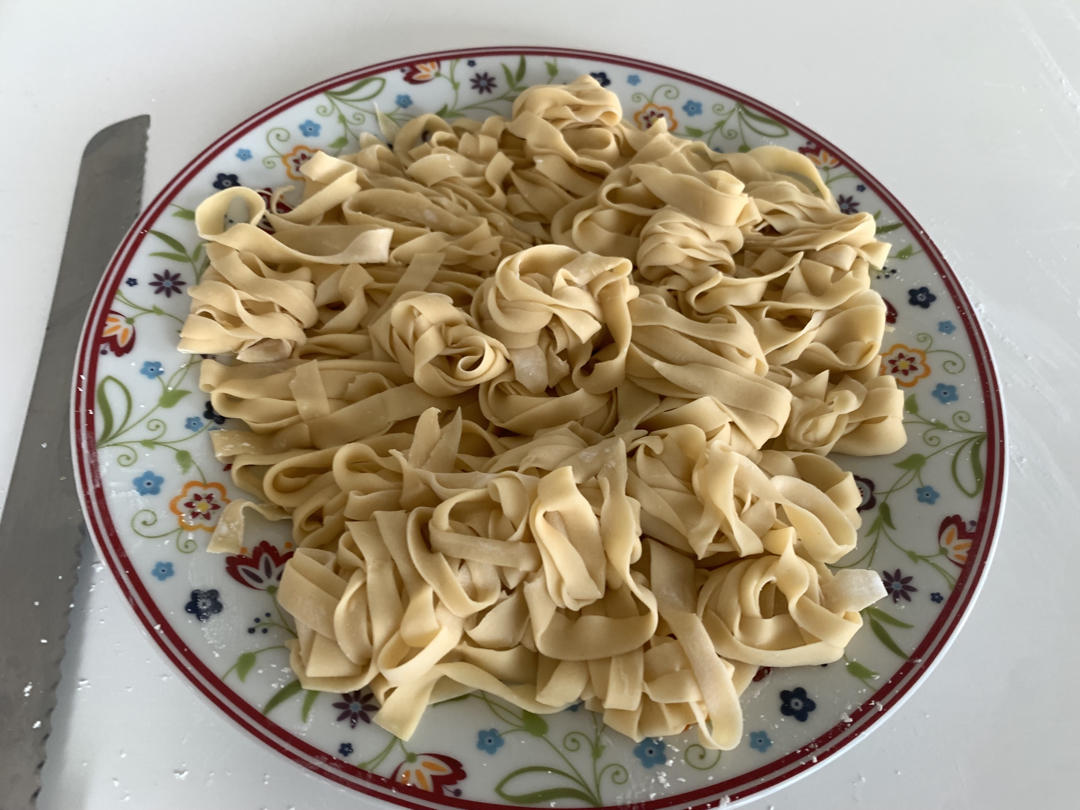小美揉面版手擀面