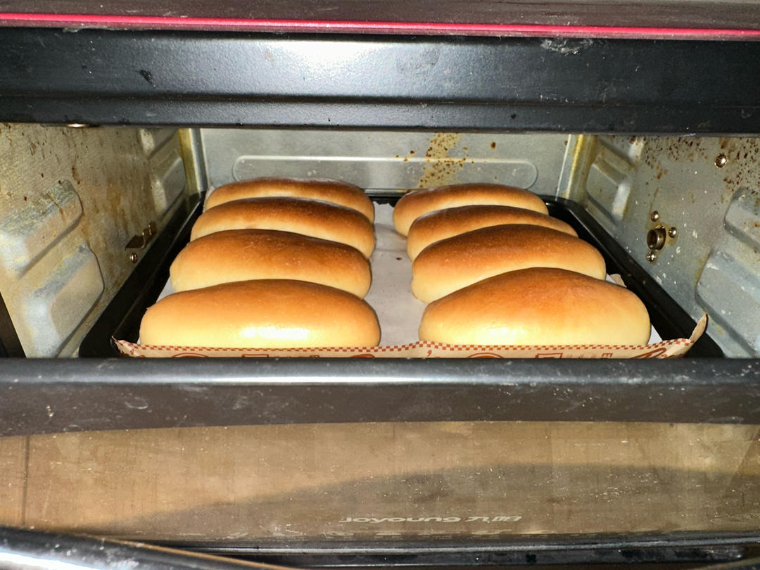 儿时去面包房必买的［椰丝奶油包］