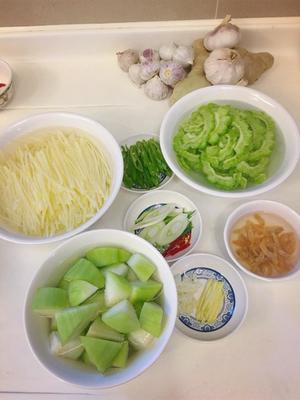 蒜蓉海米西葫芦的做法 步骤1