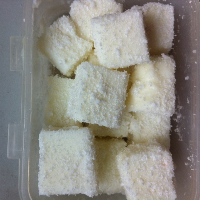 椰丝牛奶小方糕