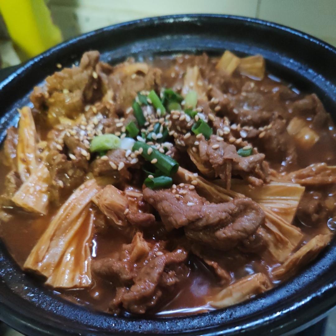 牛肉腐竹番茄煲