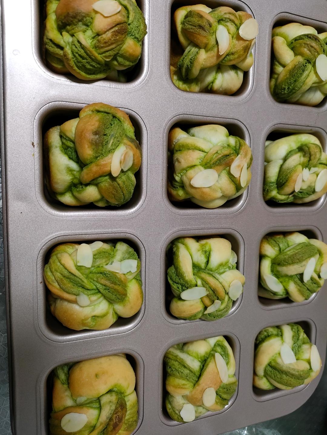 杏仁奶酥12连Mini吐司