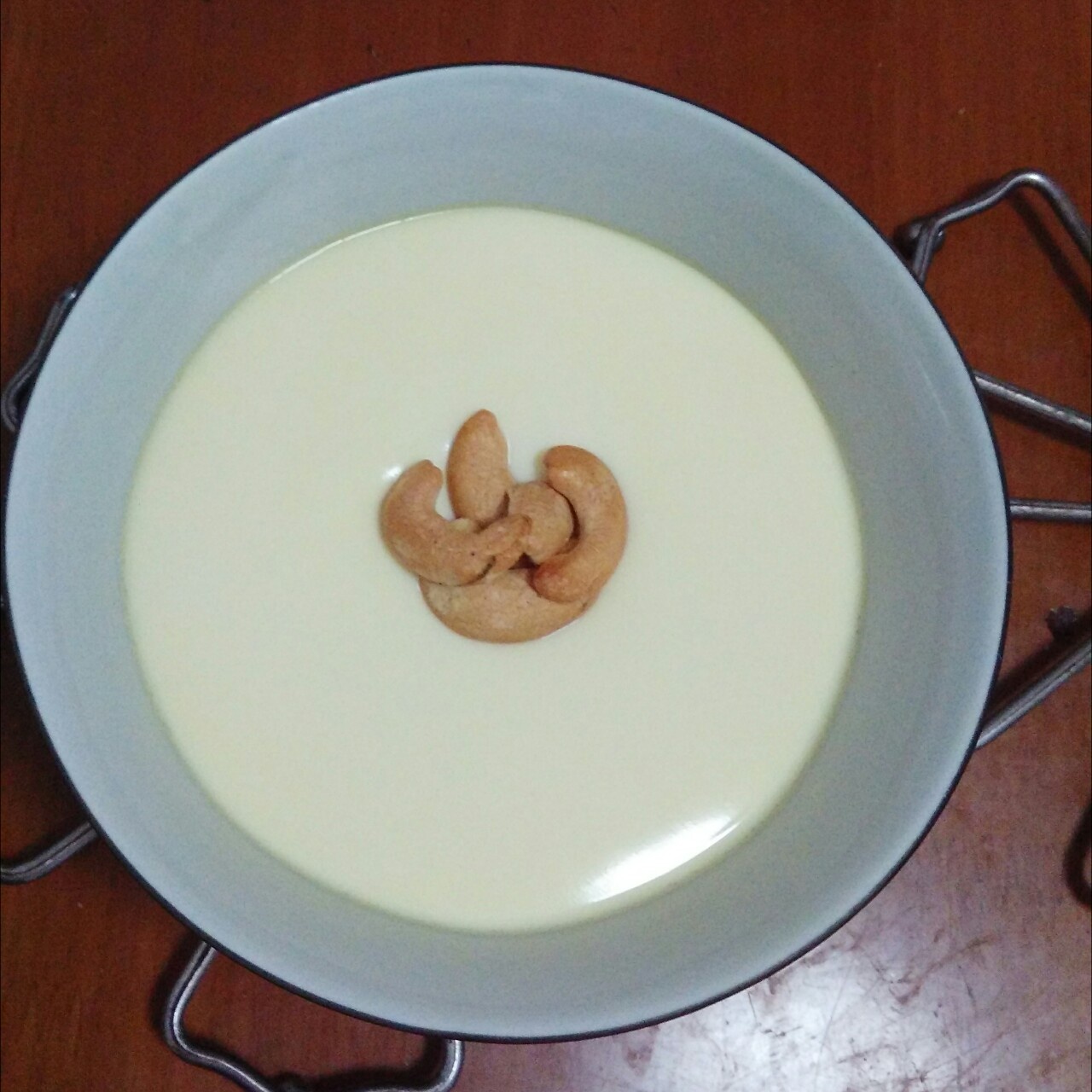牛奶炖蛋