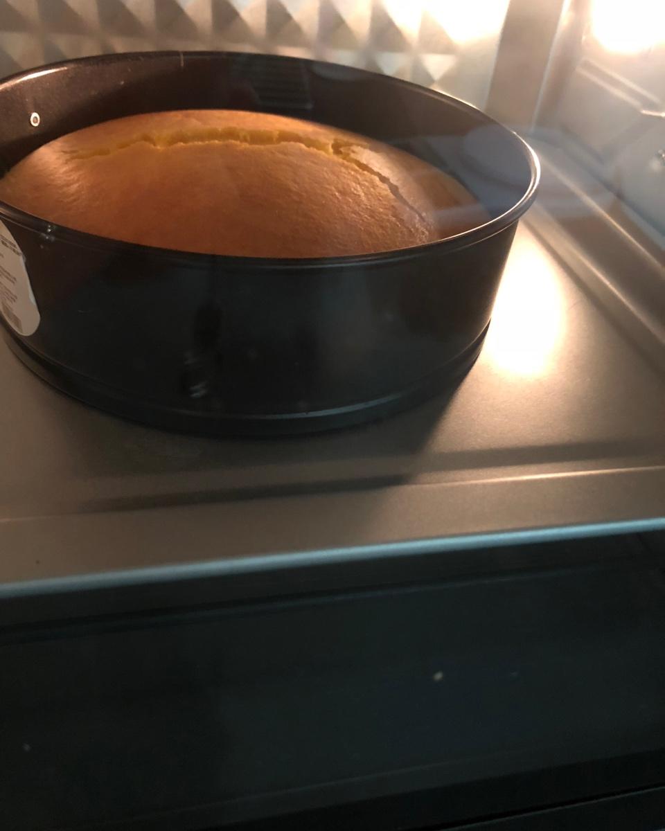 烤箱做蛋糕（戚风蛋糕的做法）