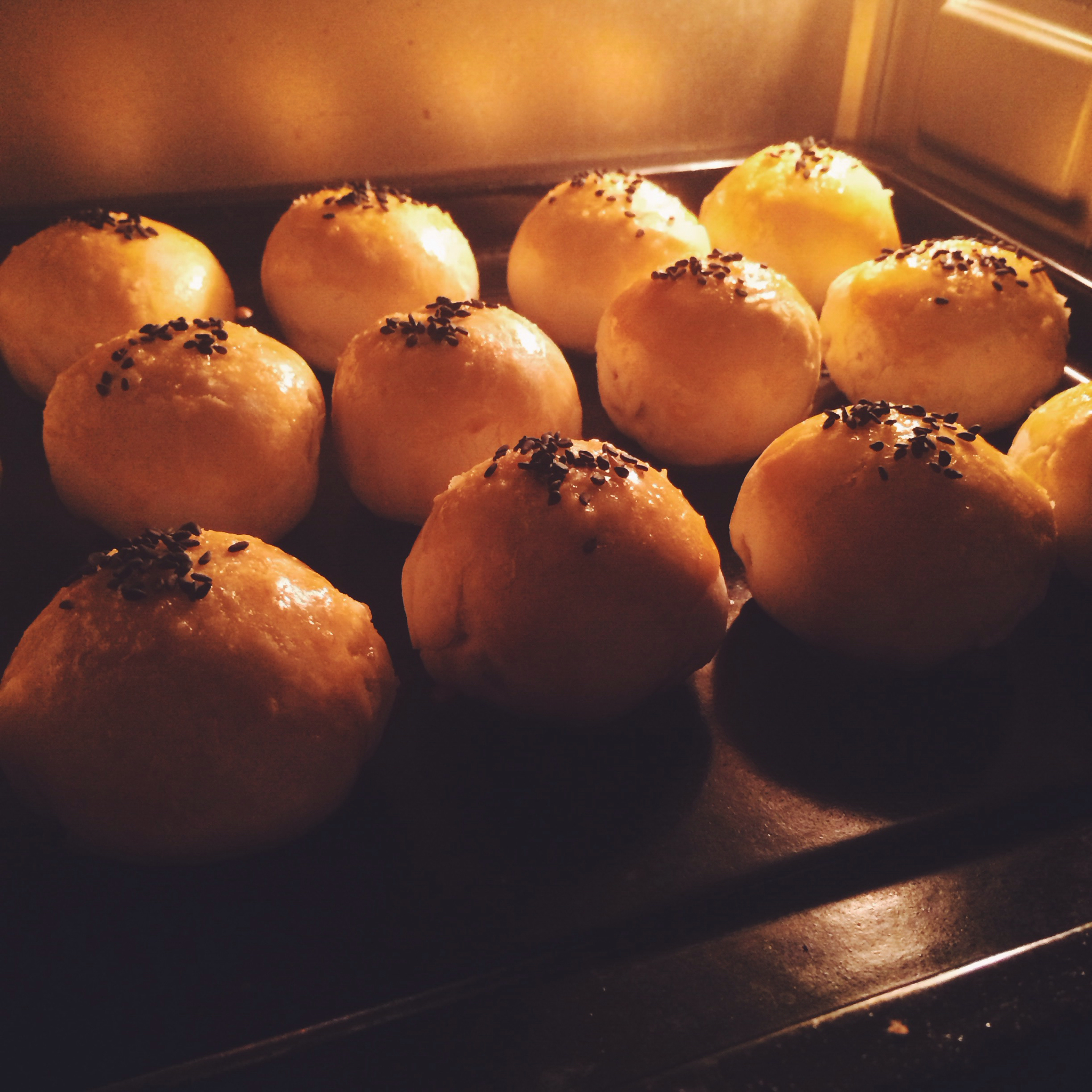 萌得掉渣渣的蛋黄酥