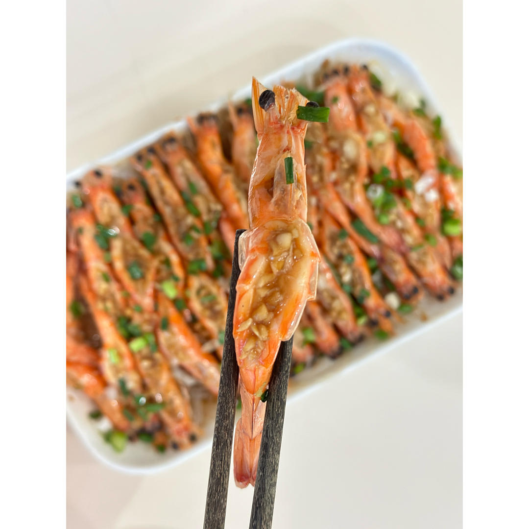厨师长教你：“蒜蓉粉丝开背虾”的快捷做法，虾鲜味美，老少皆宜