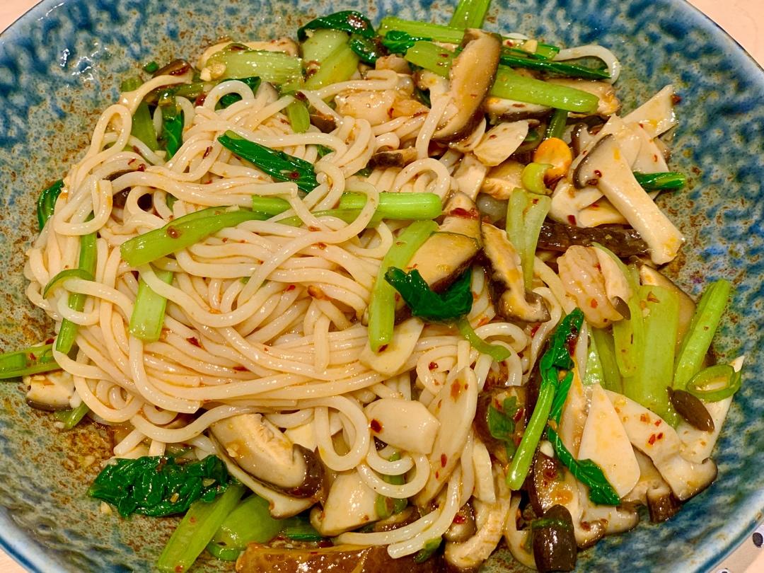 吃三碗不过瘾的懒人拌米粉