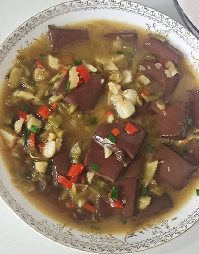 开胃猪血煲