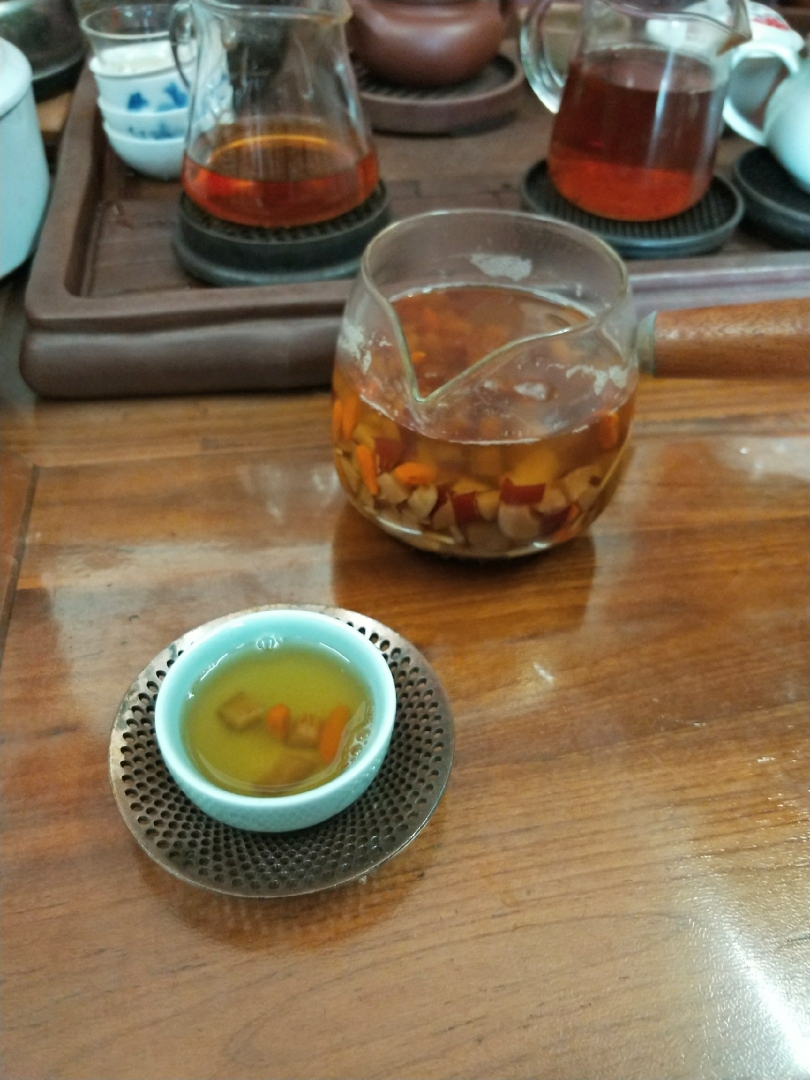 适合手脚冰凉喝的桂圆姜枣茶的做法