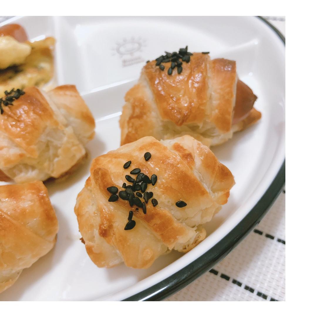 香肠酥皮卷：手抓饼皮还能这样吃，不用和面快速搞定早餐