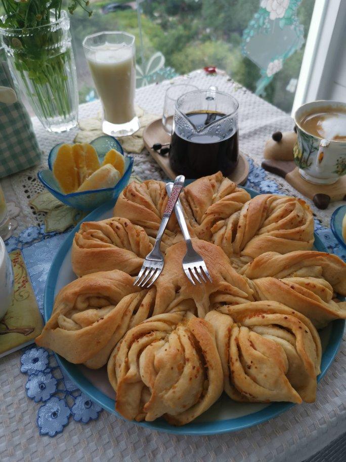 【小高姐】蒜香浓郁 造型优美 不用揉出手膜的面包