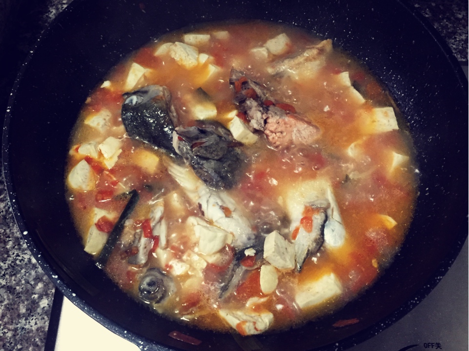 三文鱼头汤的做法