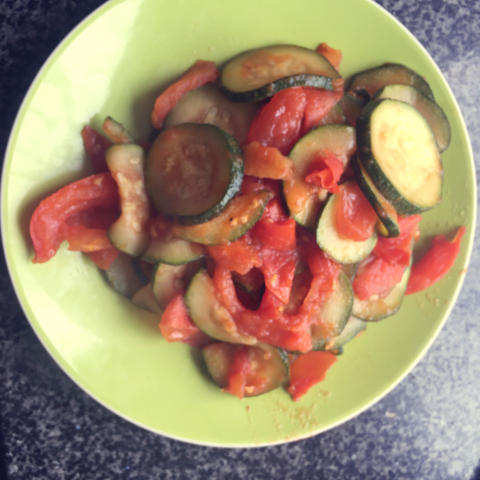 西红柿炒西葫芦