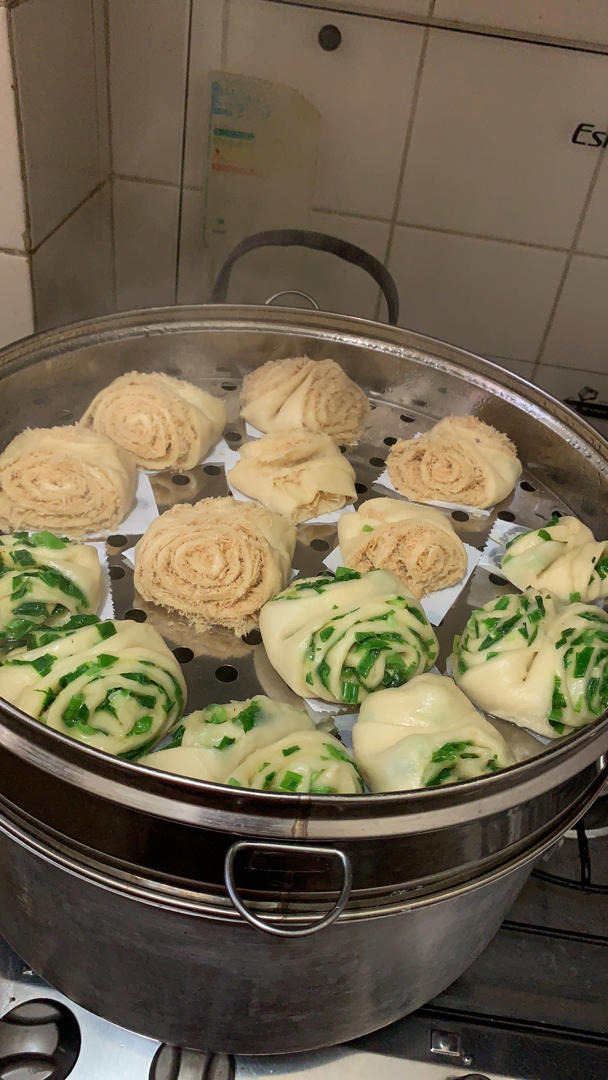 碧波荡漾葱油花卷｜附葱花不变黄小技巧
