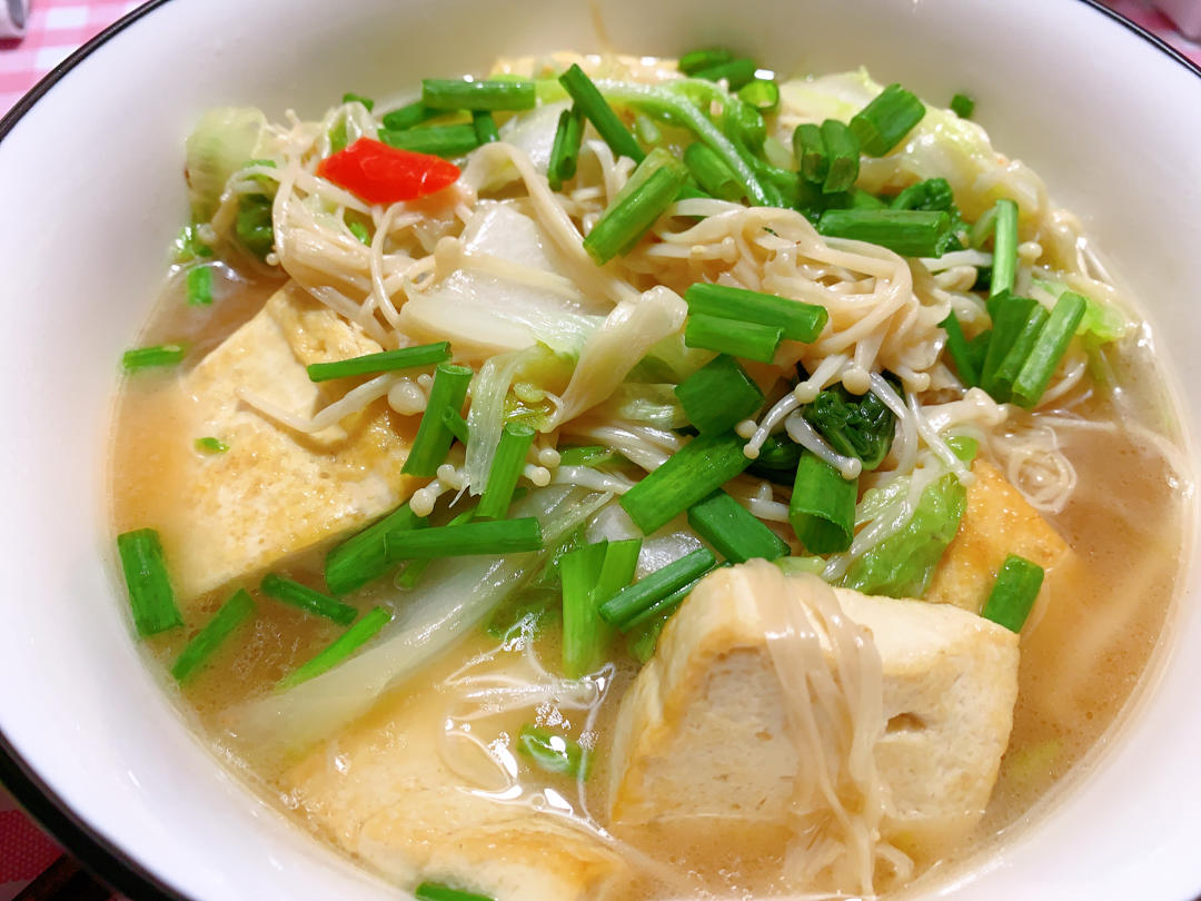 冬季家常菜：白菜炖豆腐