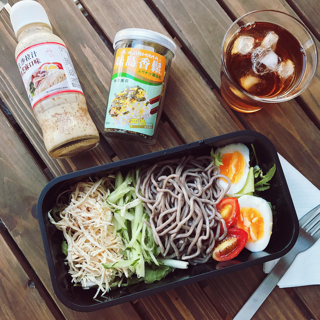 和风鸡丝凉面色拉的做法