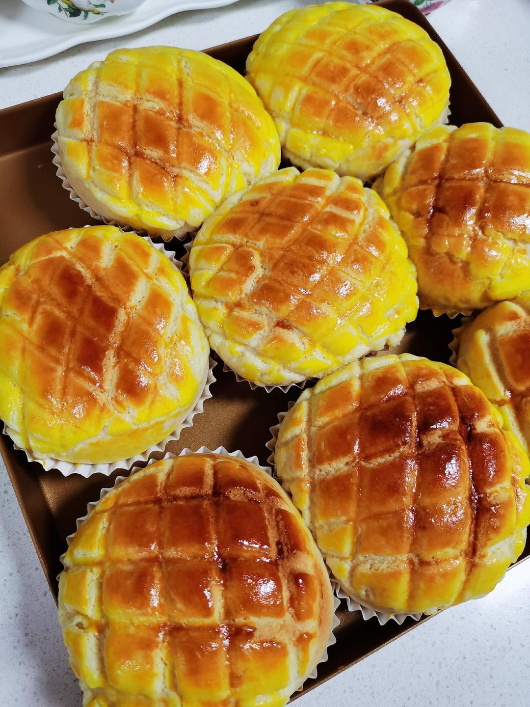 好吃到炸裂的港式菠萝包（附带制作酥皮的小视频）