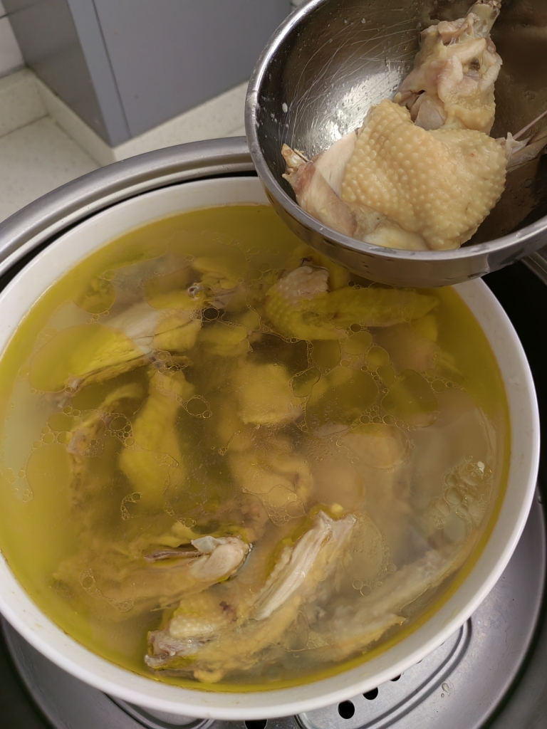 清炖鸡汤的做法