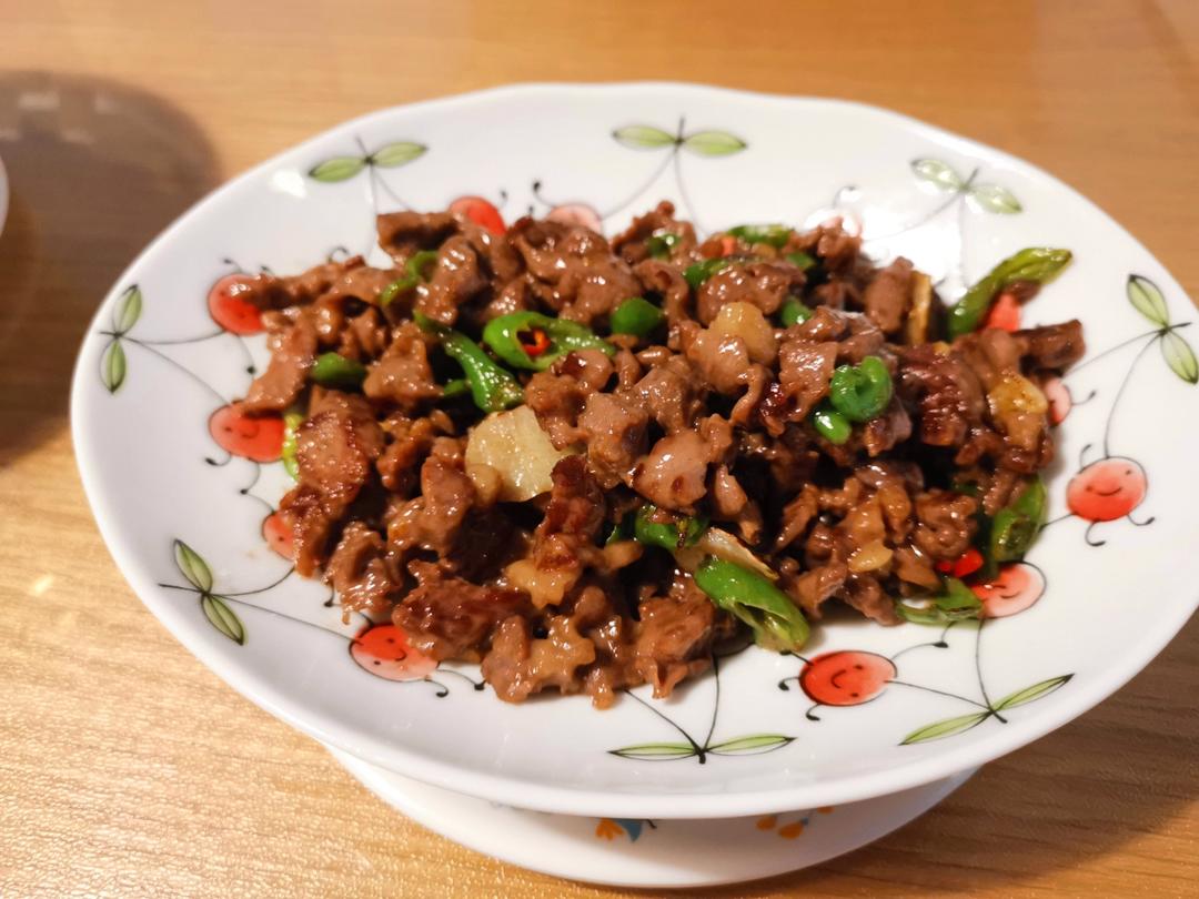 小炒牛肉（肉嫩味香）