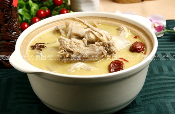 老饶家丨野生苦笋干煲排骨