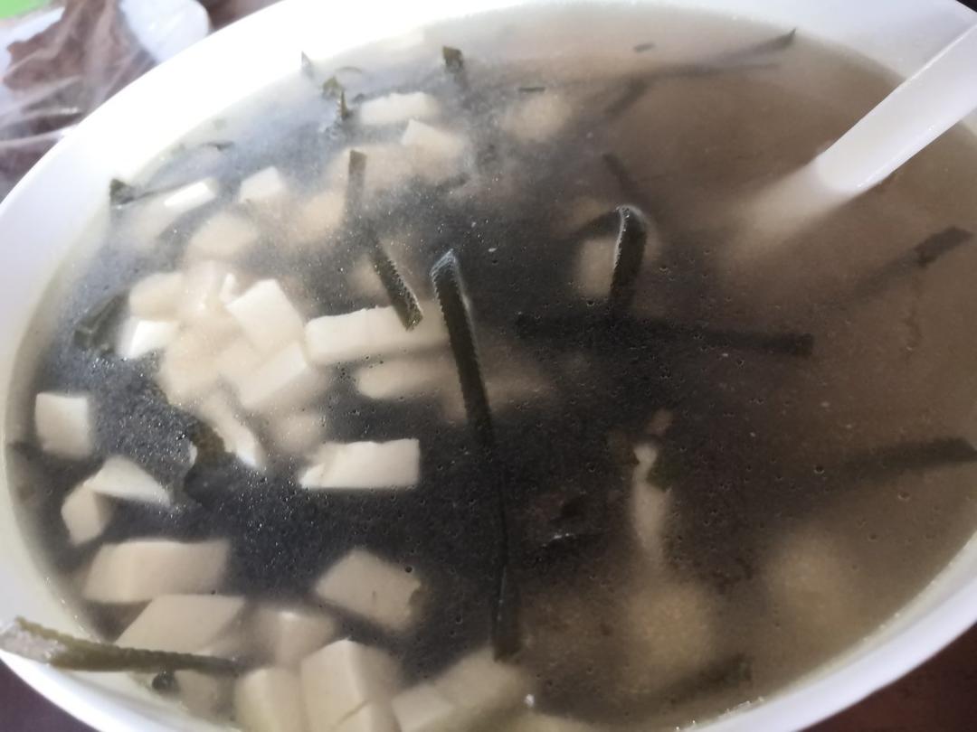 海带丝豆腐汤