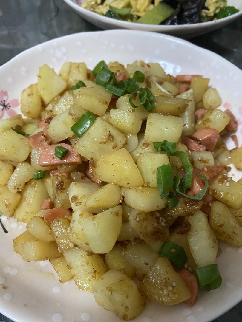 香辣过瘾的孜然土豆火腿，比路边摊还好吃