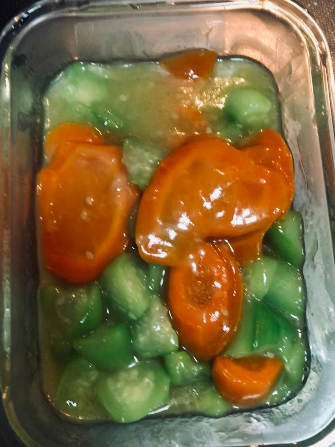 夏天清爽小菜～丝瓜炒胡萝卜