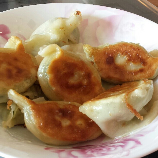 锅贴饺子