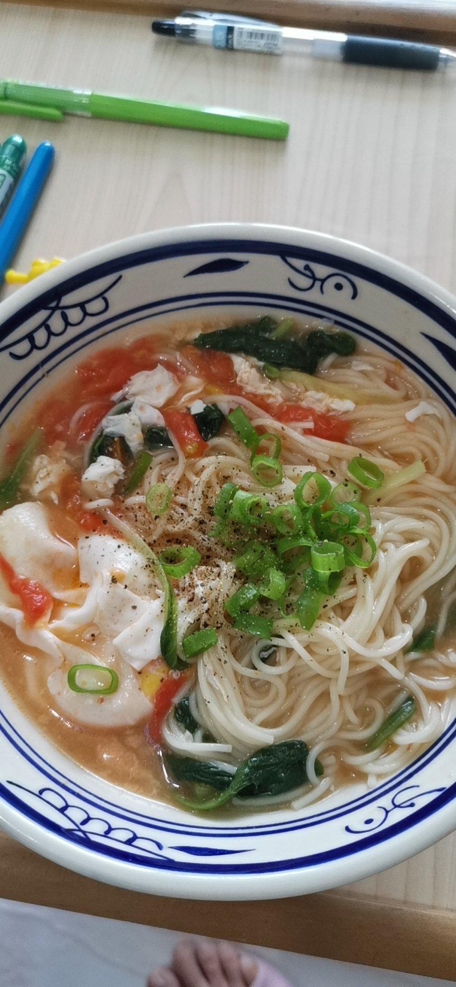 最家常的普通汤面——西红柿鸡蛋龙须面