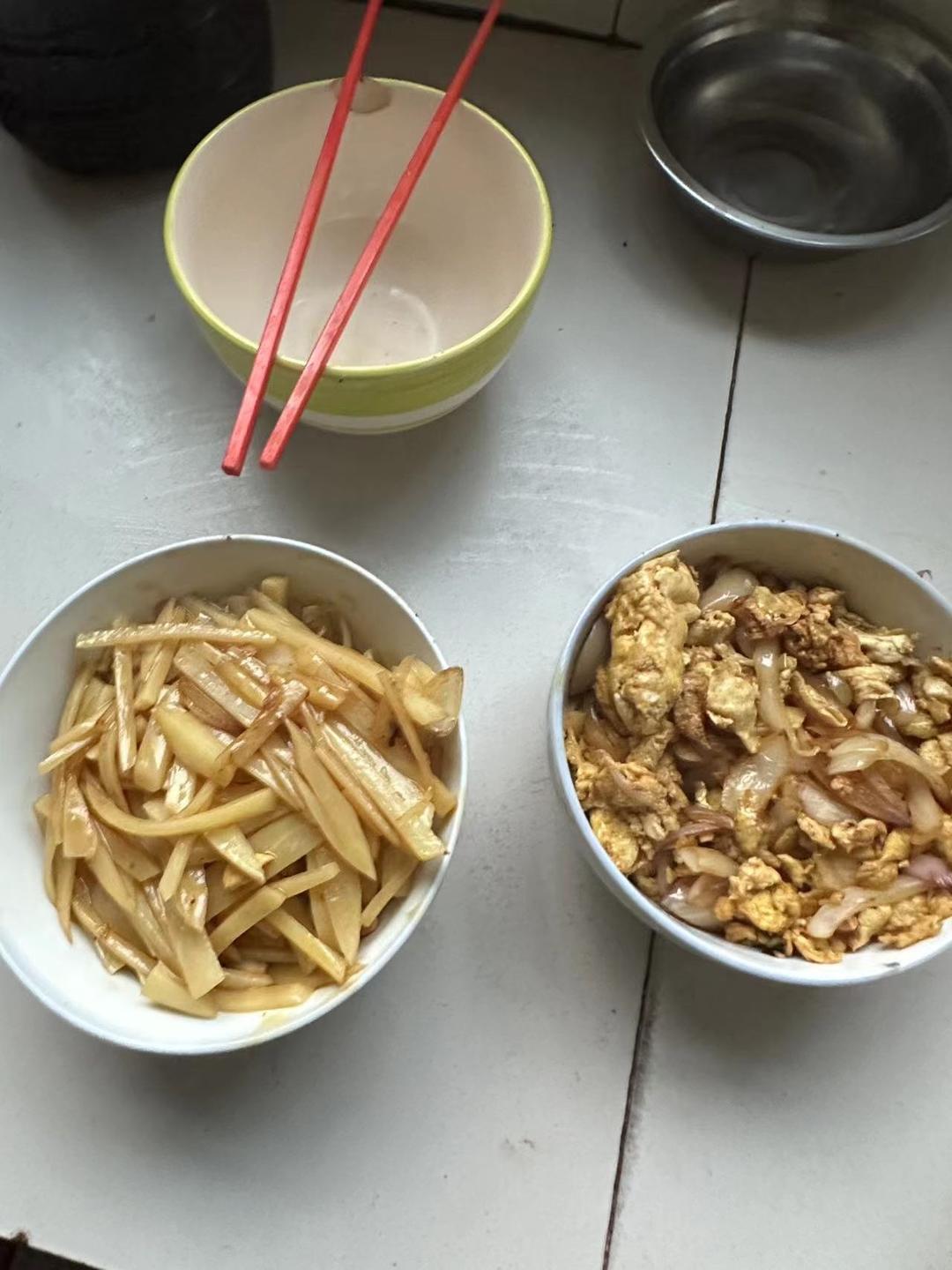洋葱炒鸡蛋