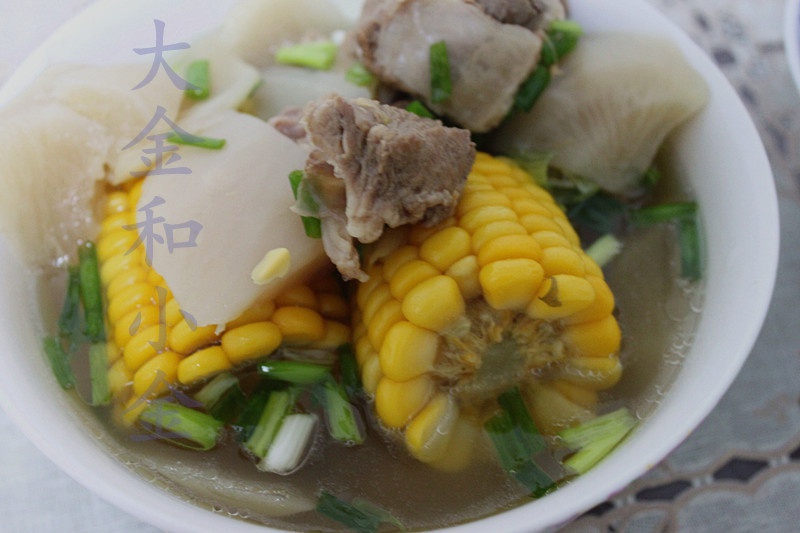 胡萝卜玉米排骨汤