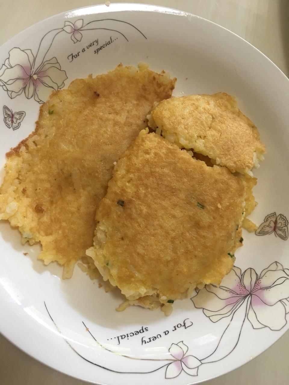 简单易学的早餐米饭鸡蛋饼❤