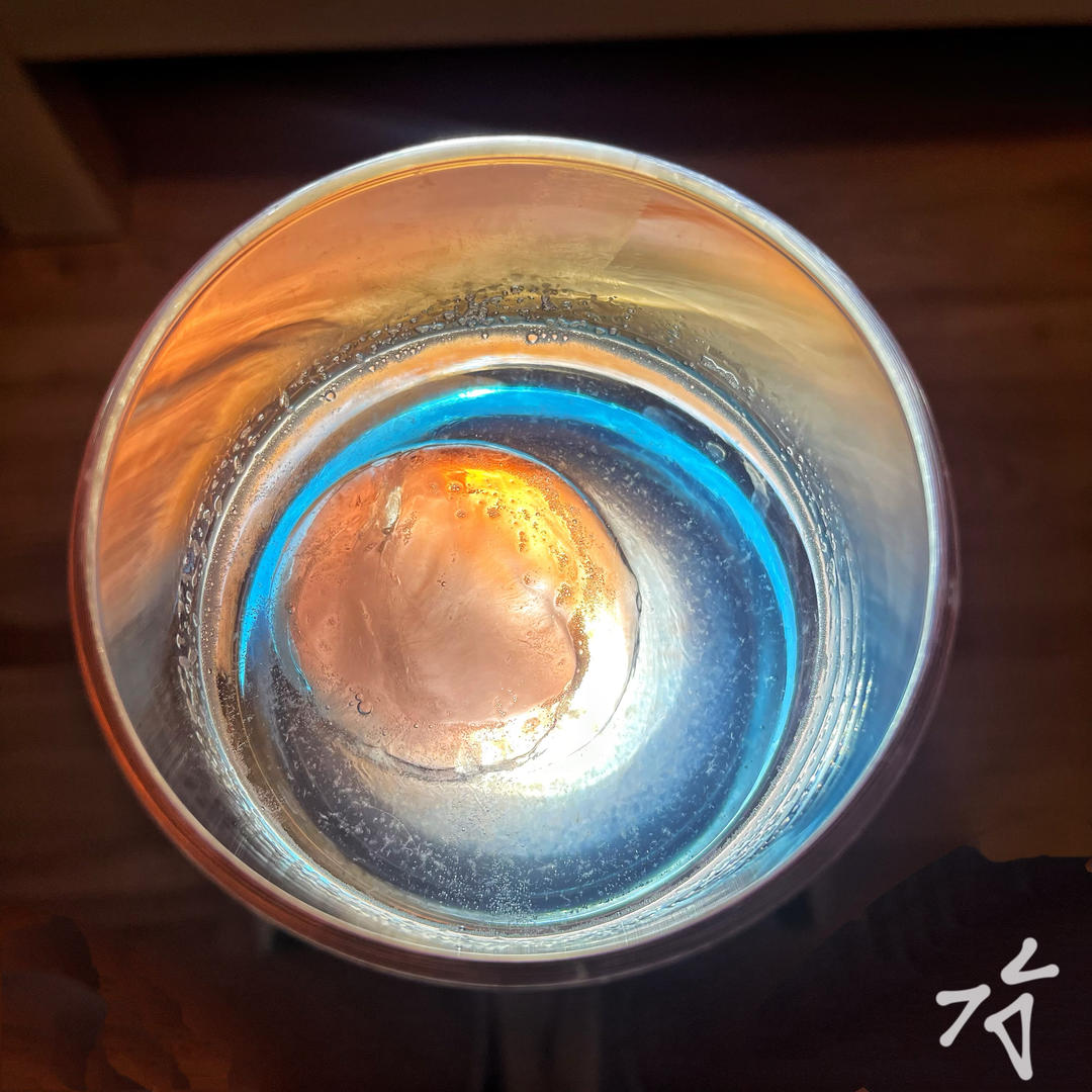 玛格丽特鸡尾酒 酒杯里的冰火星河